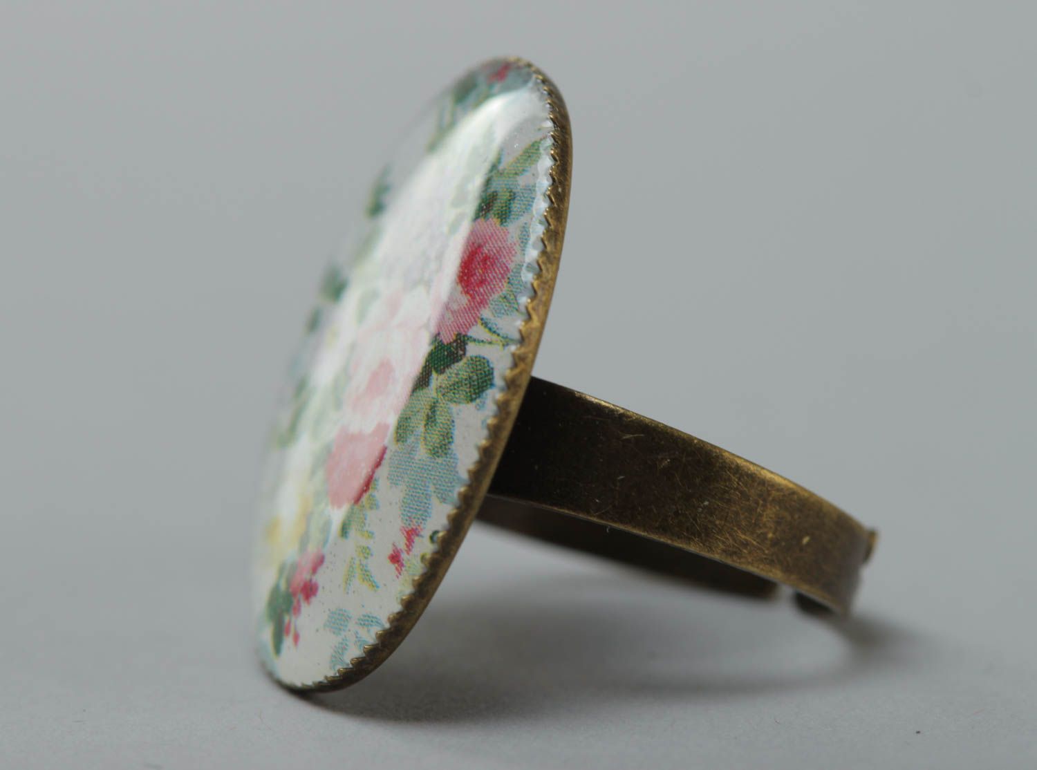 Bague originale ovale en résine pour bijoux avec fleurs faite main ajustable photo 2