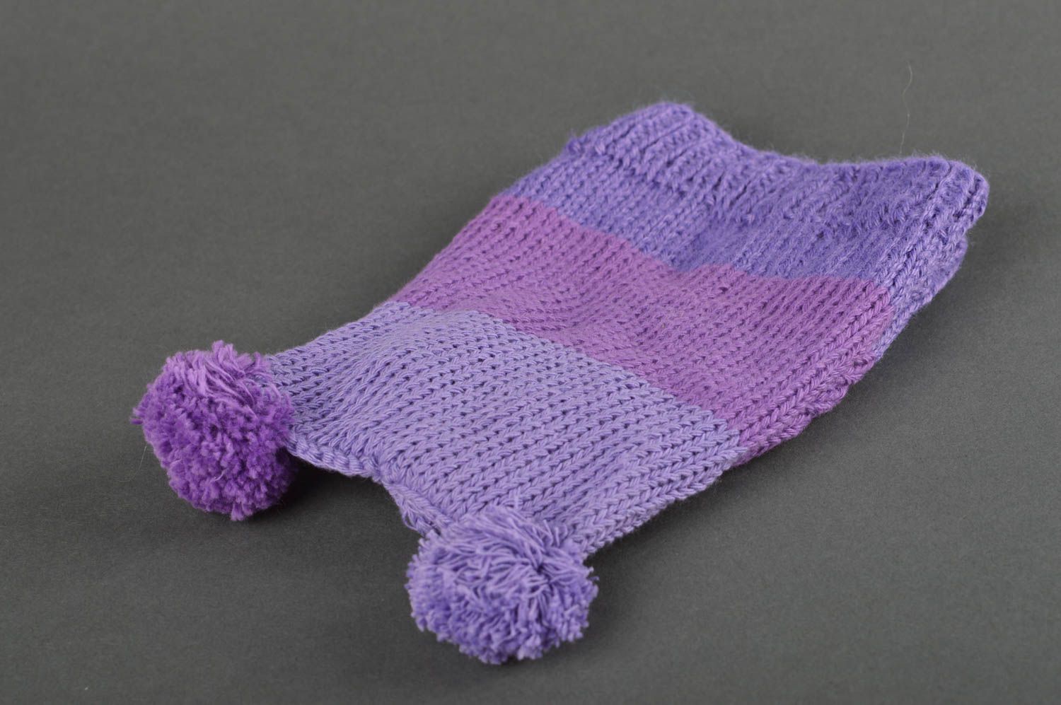 Bonnet violet fait main Bonnet pour garçon tricoté au crochet Vêtement enfant photo 3