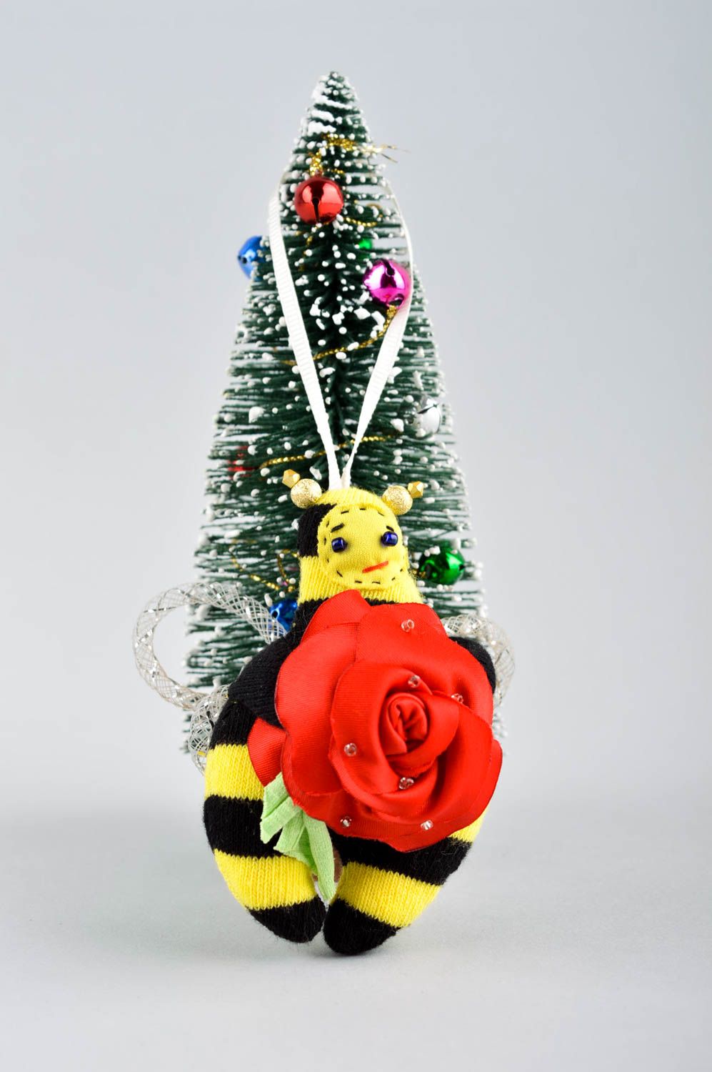 Décoration pour sapin de Noël faite main abeille en tissu Suspension décorative photo 1
