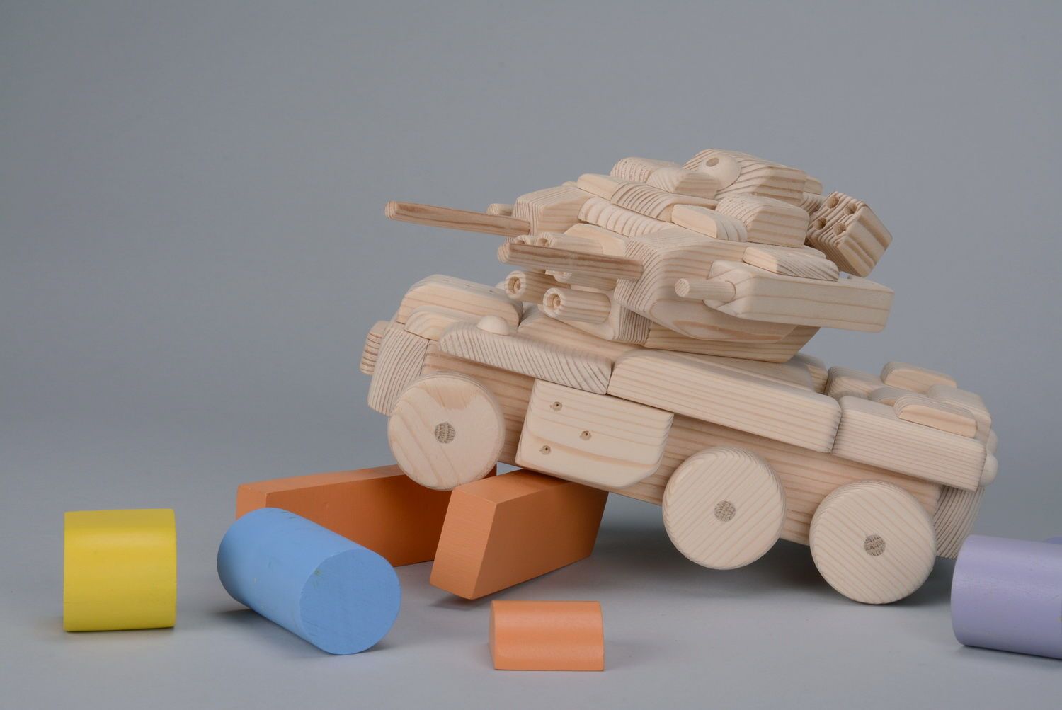 Детский деревянный танк фото 1