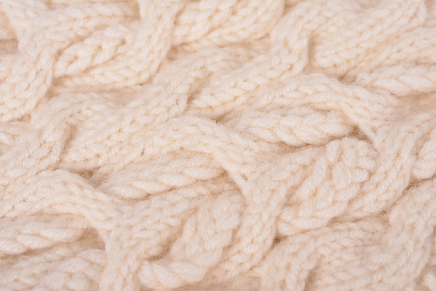 Écharpe tube en laine tricotée avec des aiguilles couleur crème faite main femme photo 4