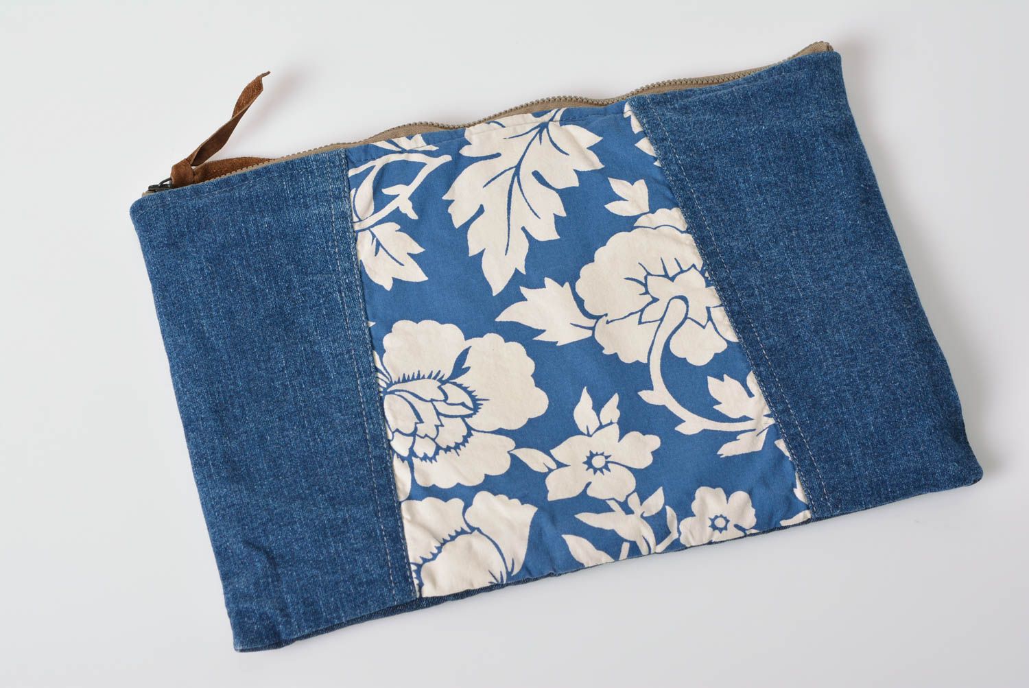 Handmade stylish clutch bag made of denim and cotton with zipper and loop photo 3