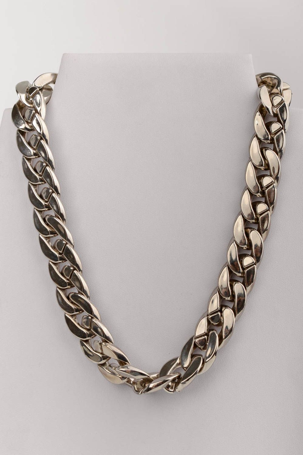 Collar de cadena ancha metálica estiloso artesanal original para mujer  foto 1