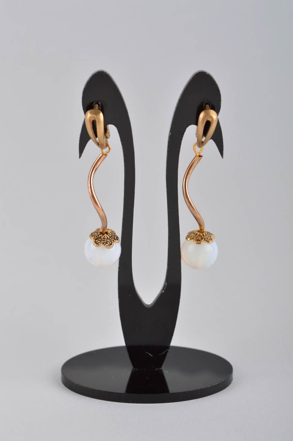 Ohrhänger Frauen handmade hell Naturstein Schmuck Geschenk für Frauen stilvoll foto 1