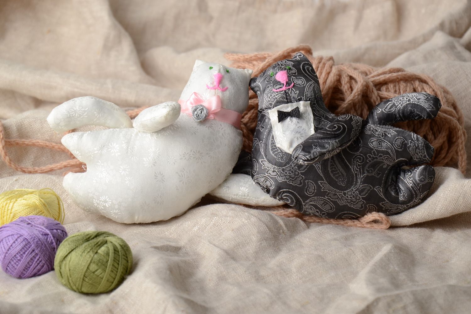Мягкие игрушки коты из ткани набор  фото 1