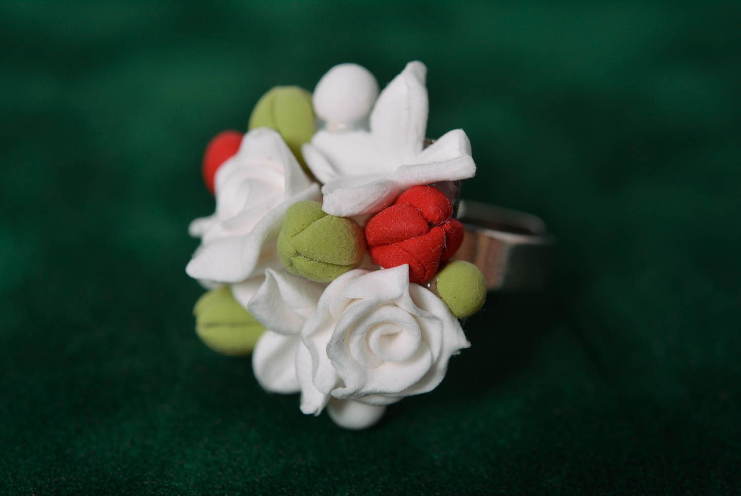 Кольцо из полимерной глины цветочное на металлической основе ручной работы фото 5