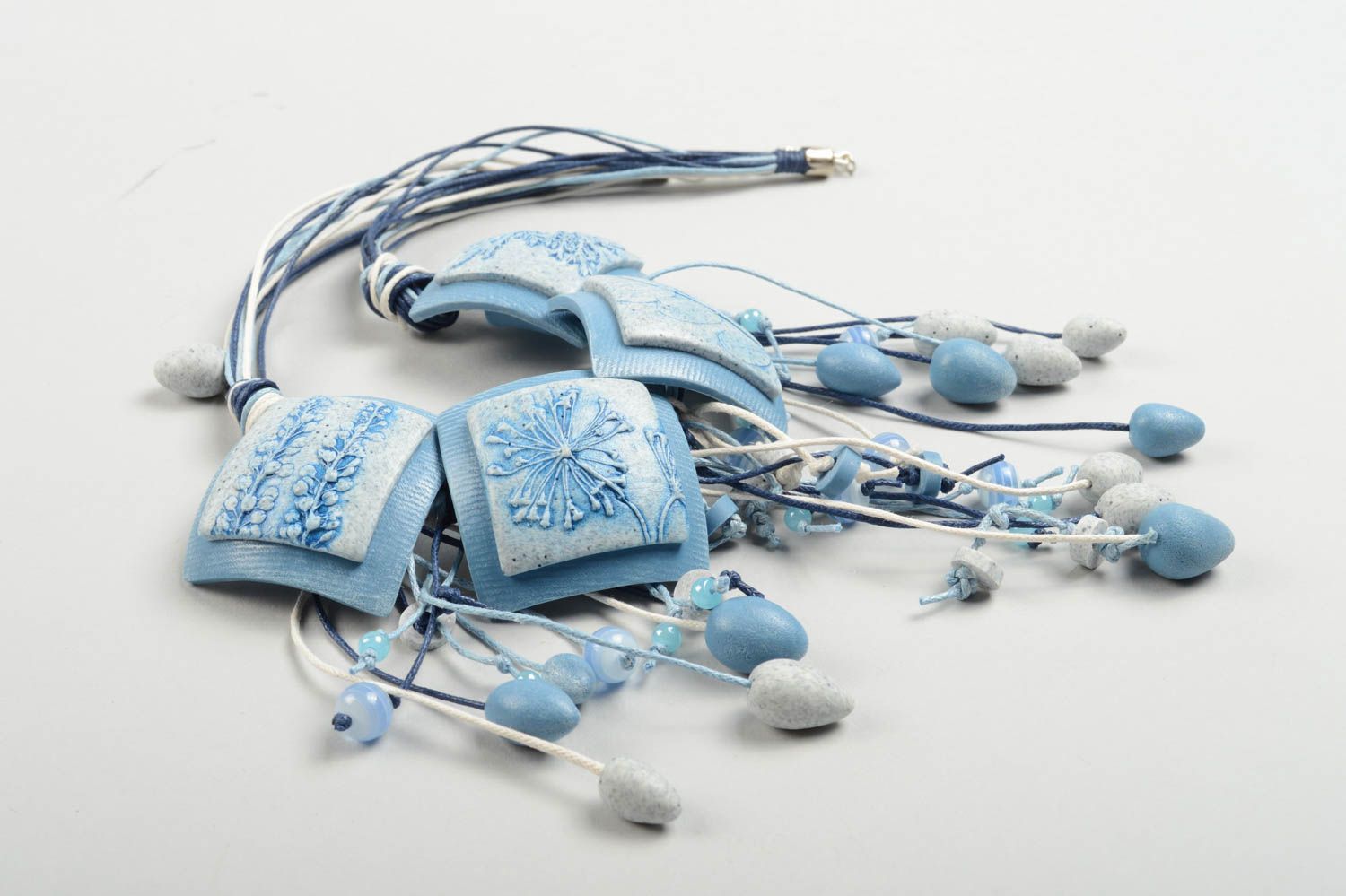 Модная бижутерия украшение ручной работы колье из полимерной глины голубое  фото 4