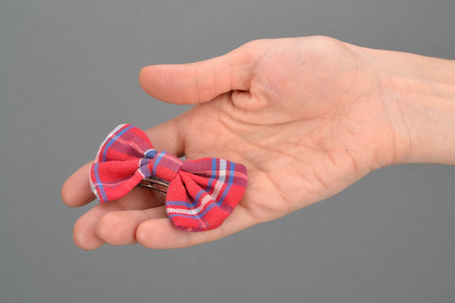 Automatic hair clip in the shape of a bow photo 2