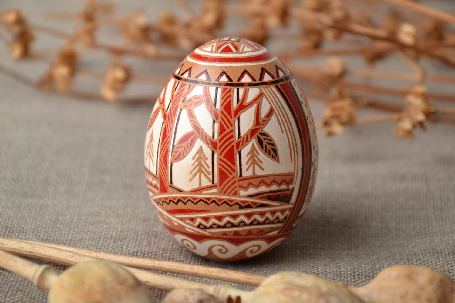 Oeuf de Pâques décoratif fait main original peint avec ornement Arbre de Vie photo 1