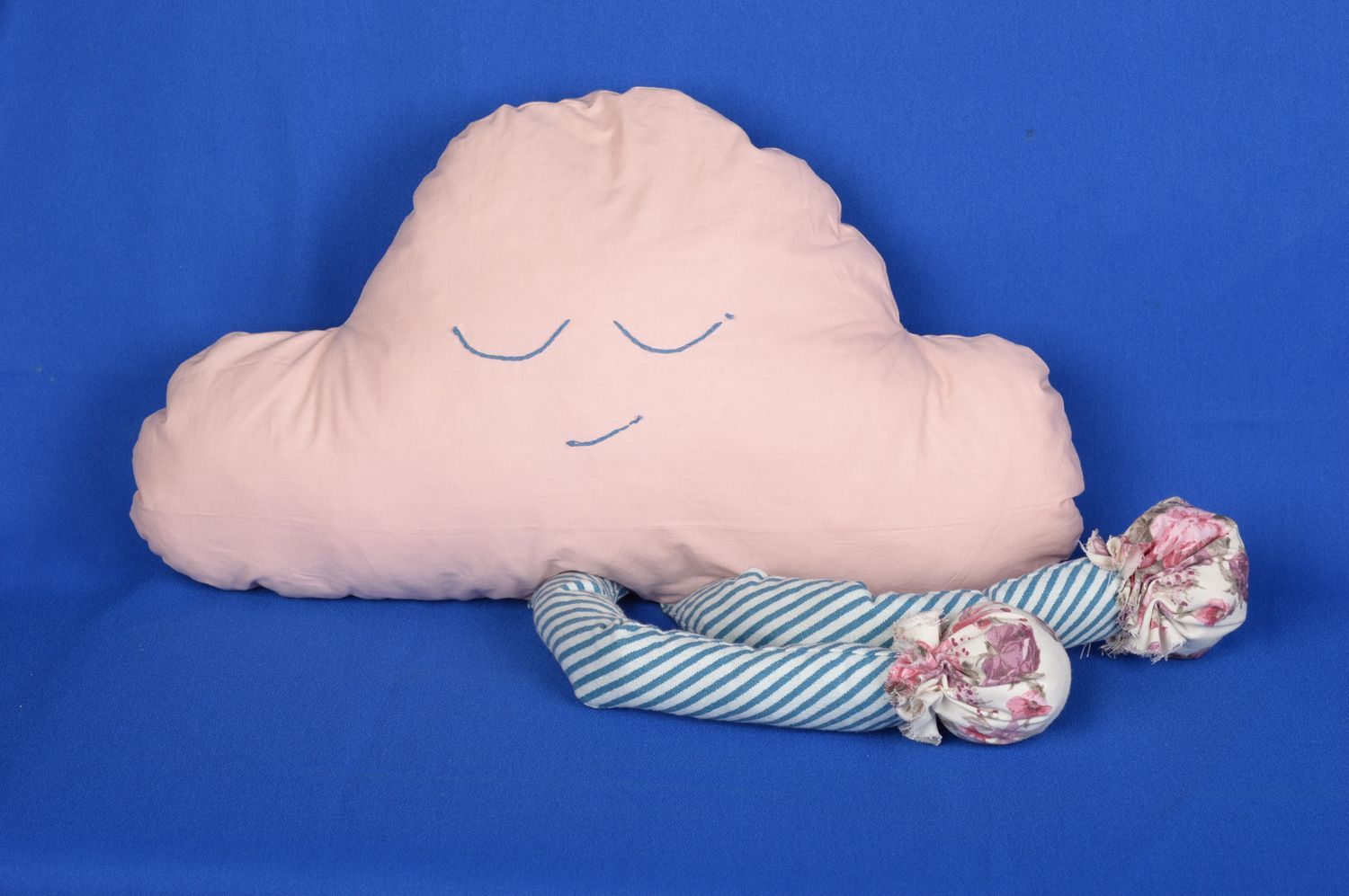 Игрушка-подушка ручной работы детская игрушка диванная подушка Облачко фото 3