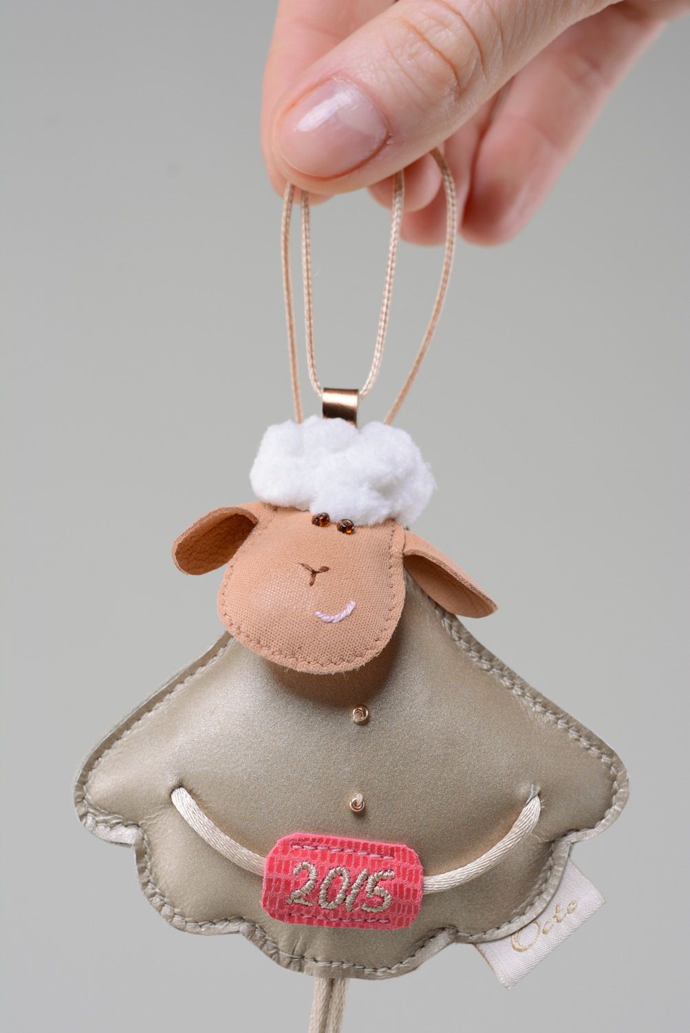 Leather keychain in the shape of sheep photo 4