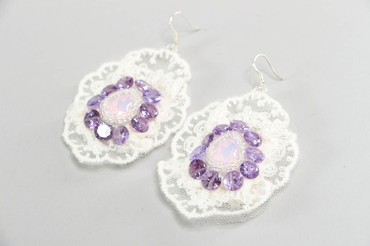 Earrings with crystal and lace photo 1