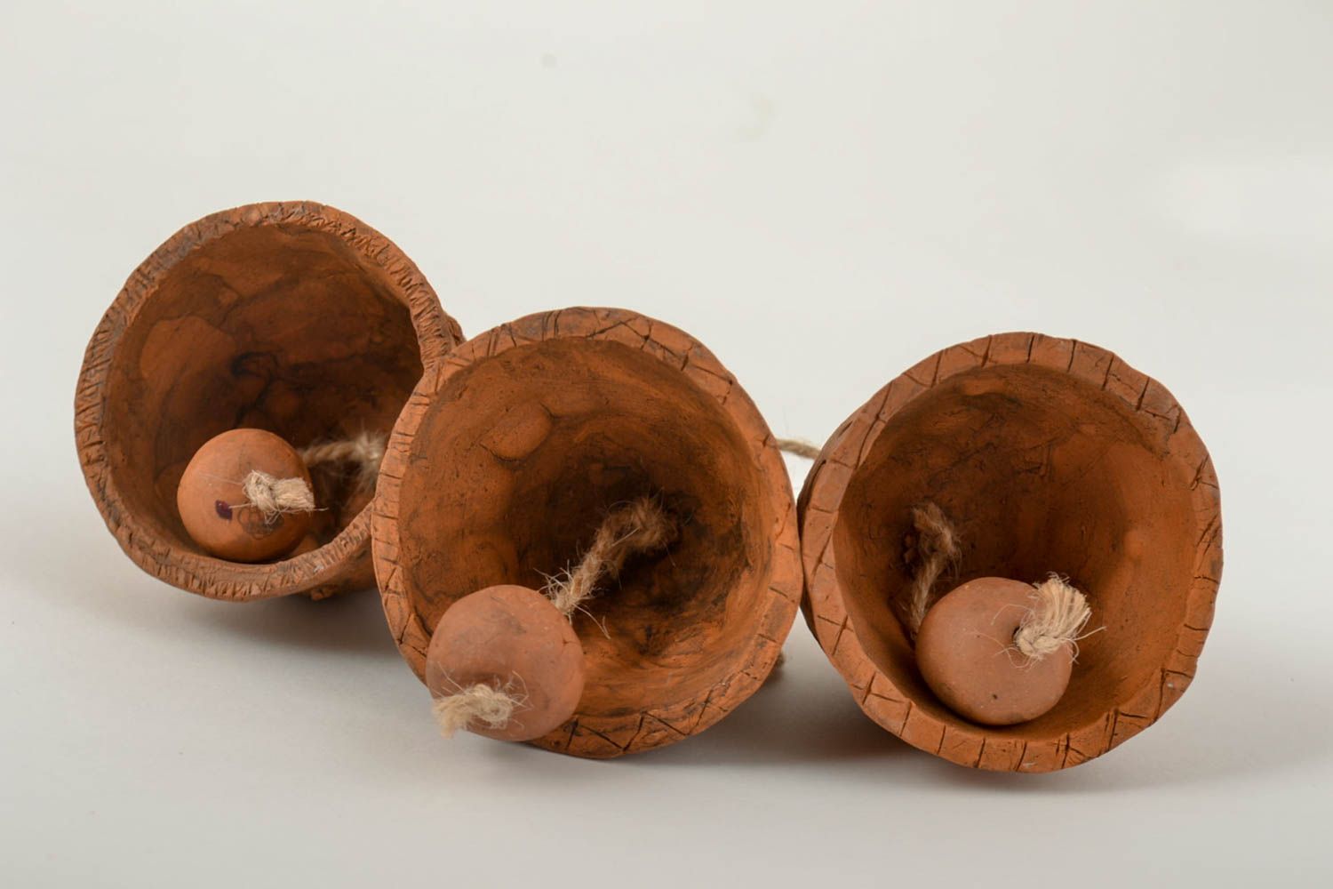 Glocken Set handmade Deko Glöckchen Keramik Deko Anhänger 3 Stück in Hellbraun foto 2