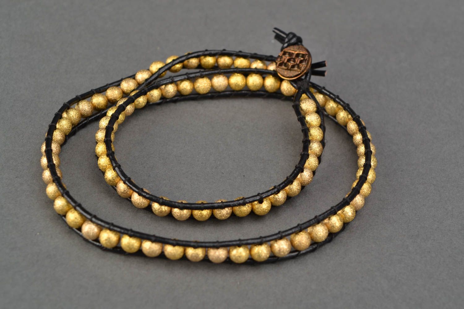 Bracelet en cuir et perles fantaisie multirang jaune et noir fait main photo 3