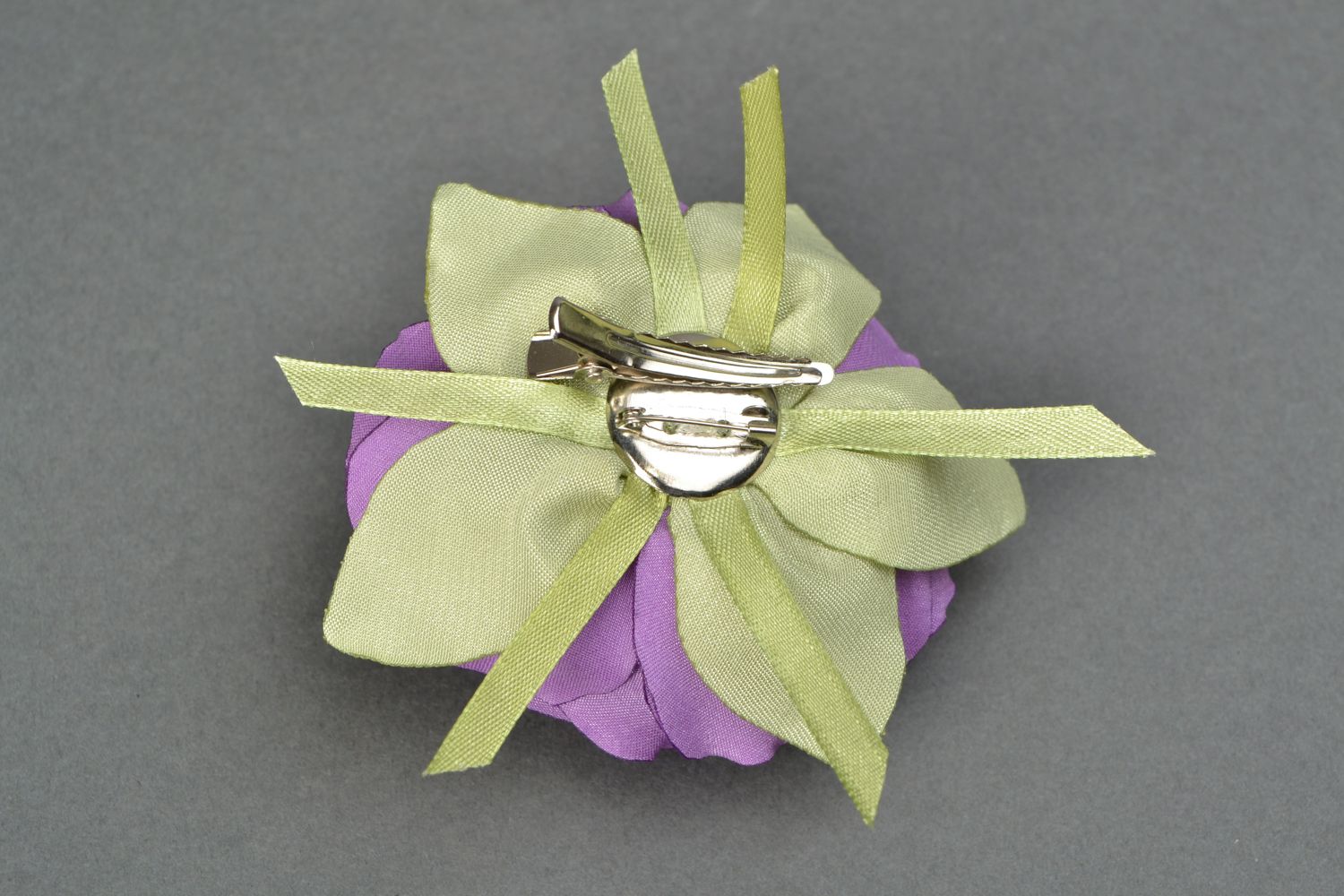 Satin ribbon brooch hair clip in the shape of violet rose photo 4
