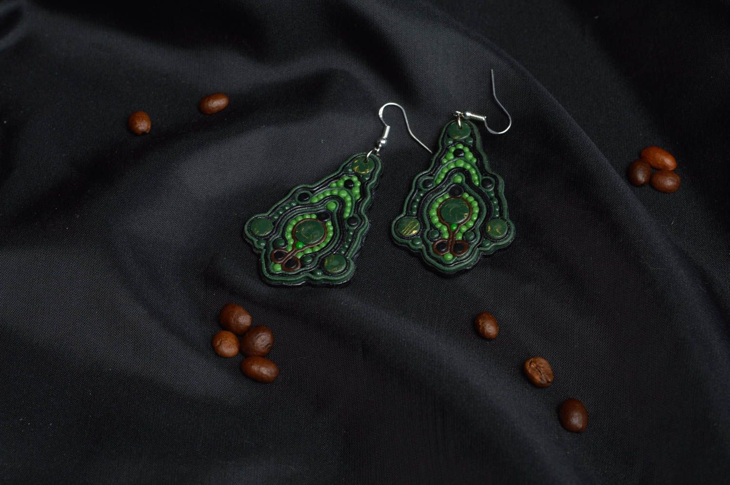 Boucles d'oreilles en pâte polymère pendantes faites main Chemins verts photo 1