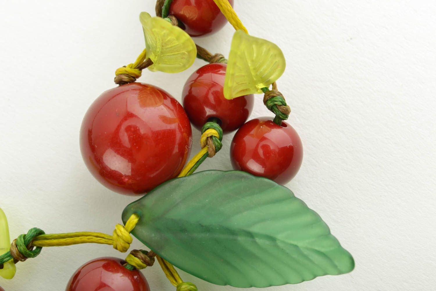 Plastic beaded necklace Berries photo 2