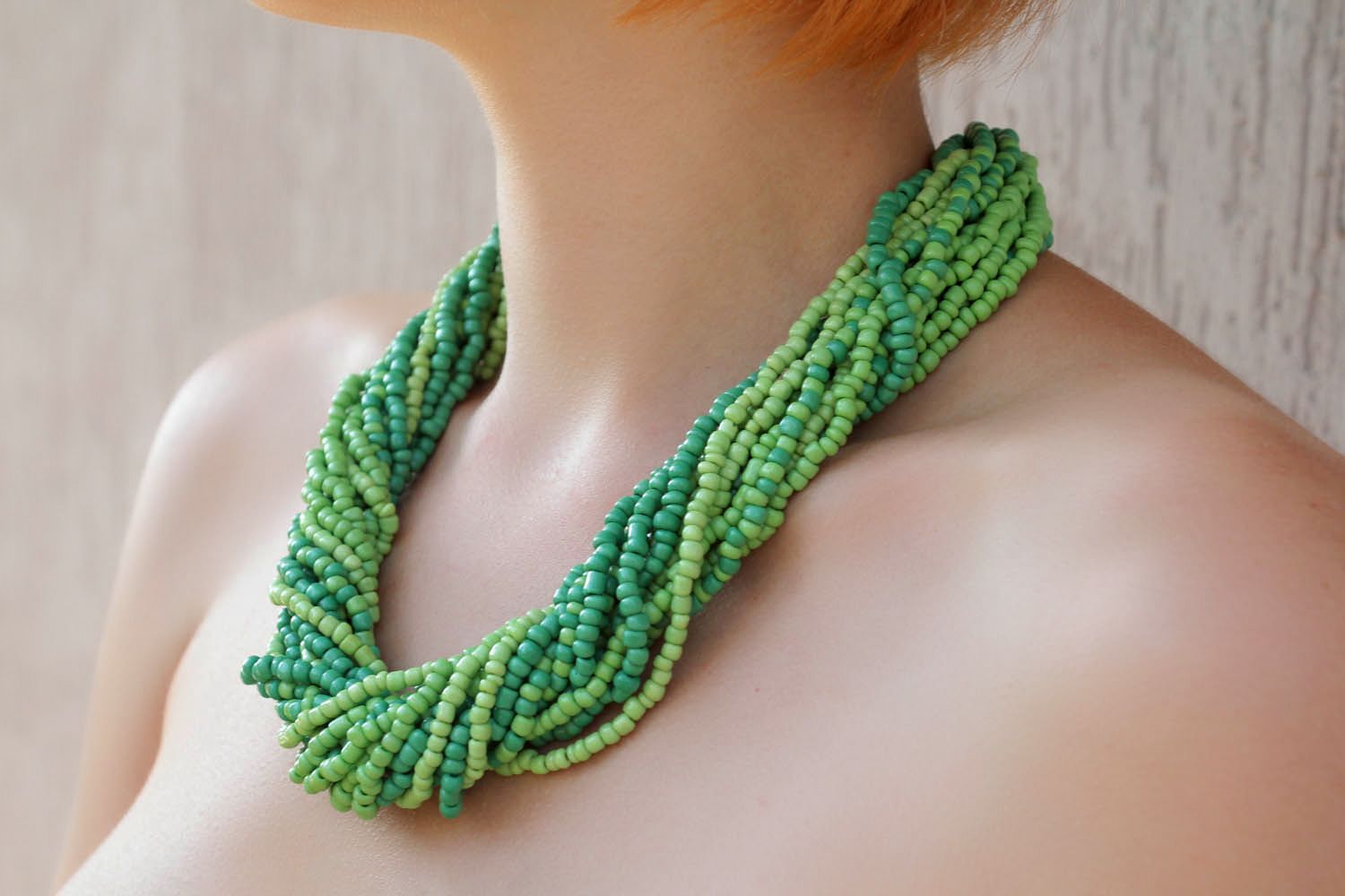 Handmade green beaded necklace  photo 1