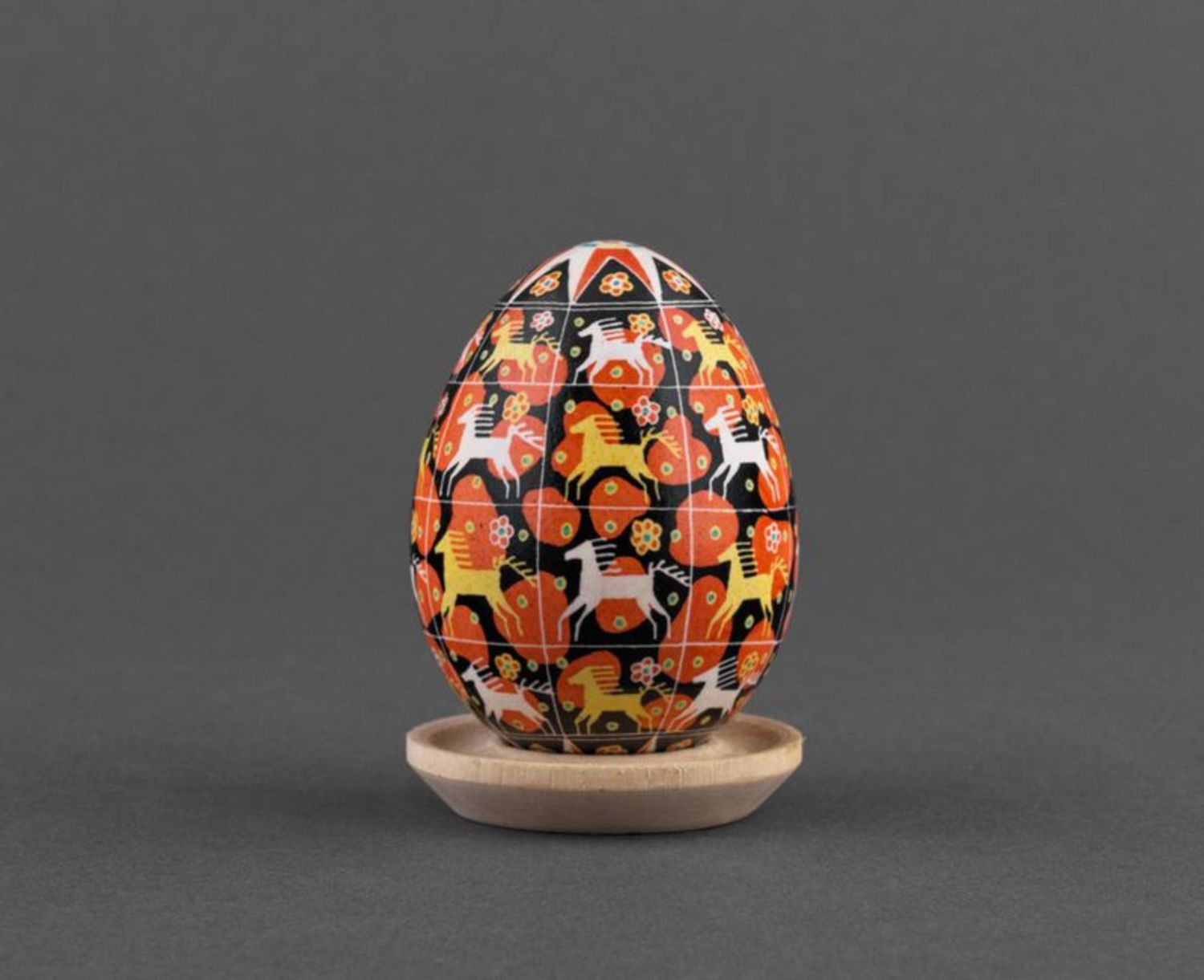 L'uovo pasquale dipinto a mano L'uovo decorativo fatto a mano L'uovo ucraino 
 foto 2