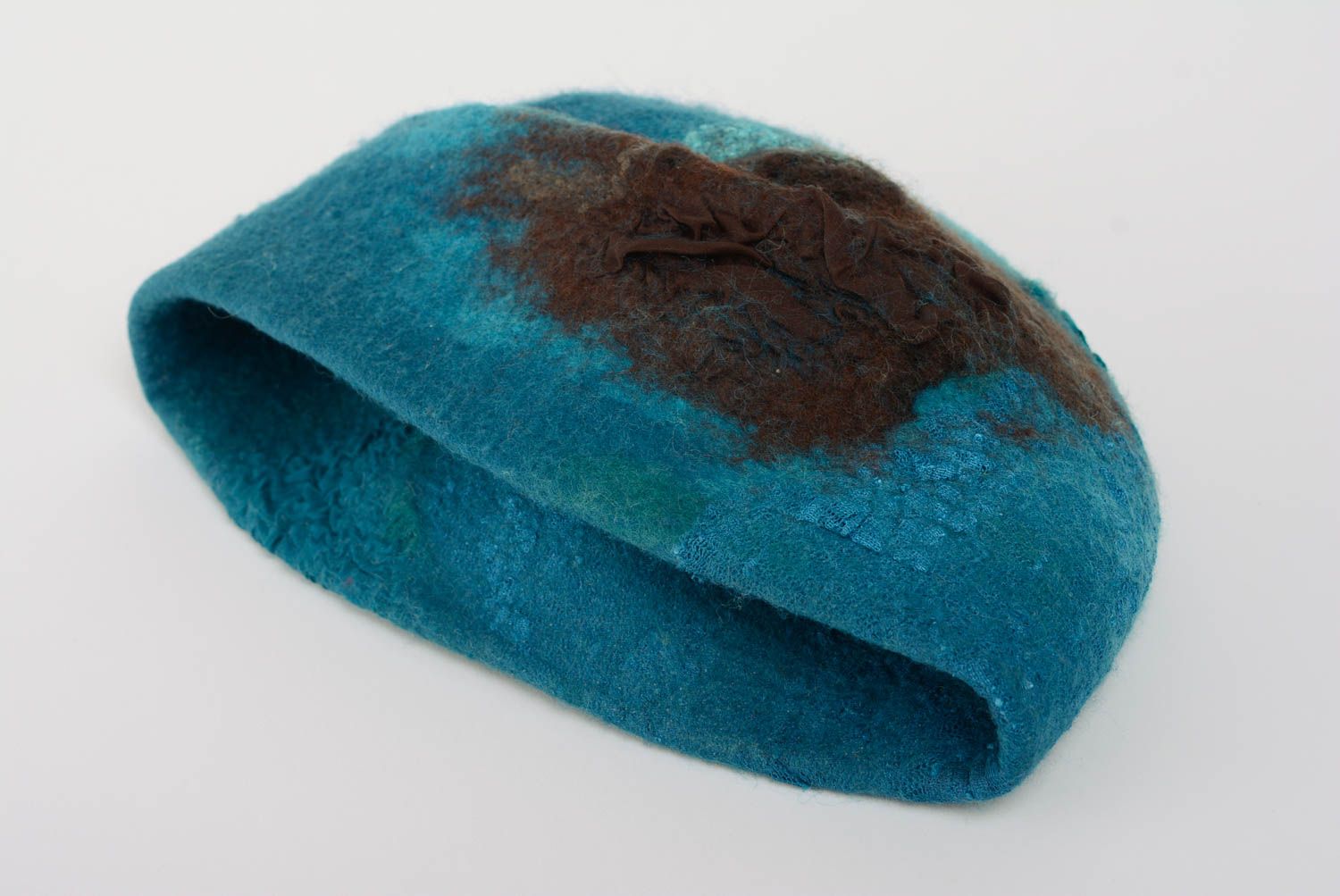 Bonnet en laine fait main original bleu technique de feutrage pour femme photo 2