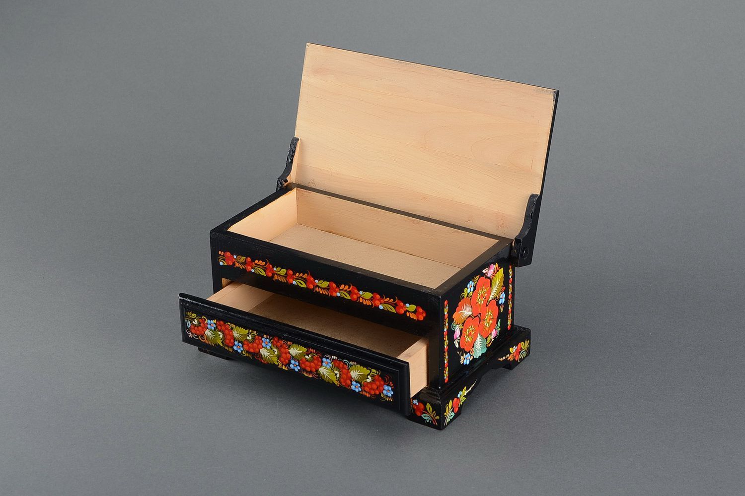 Patterned box with pullout drawer photo 4
