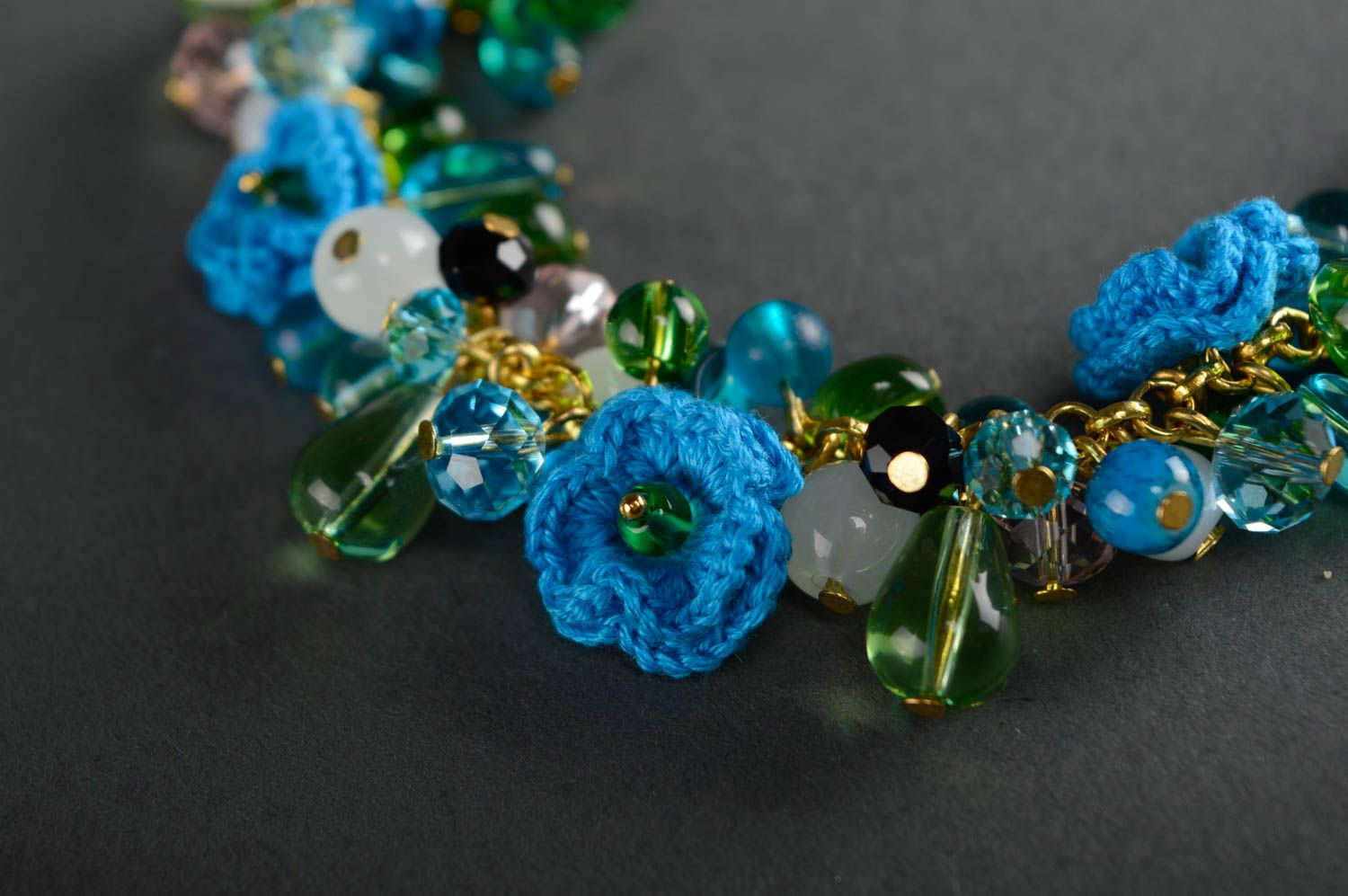 Bracelet fait main avec fleurs tricotées bleues fait main cadeau pour femme photo 2