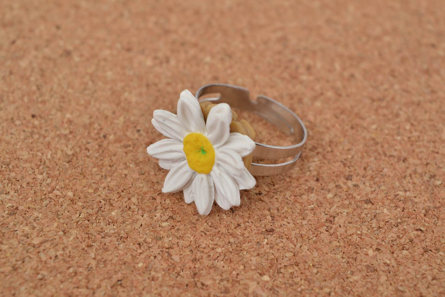 Beautiful small handmade designer polymer clay flower ring Camomile photo 1