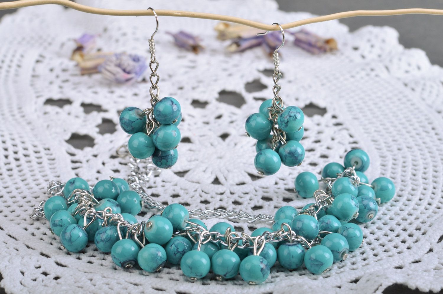 Ensemble de collier et boucles d'oreilles bleu fait main en perles en céramique photo 1
