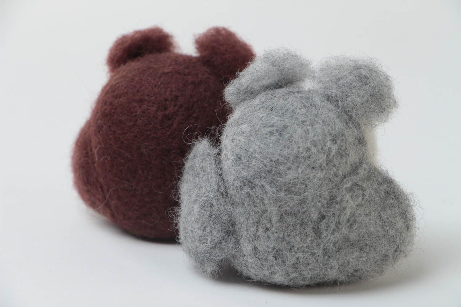 Deux jouets hiboux brun et gris en laine naturelle feutrée faits main originaux photo 4