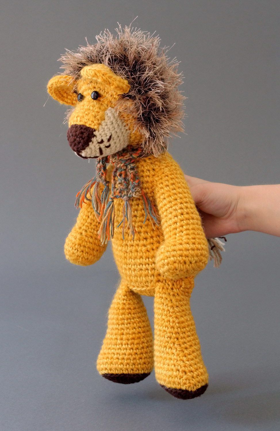 Giocattolo a maglia fatto a mano pupazzo morbido leone piccola a uncinetto foto 3