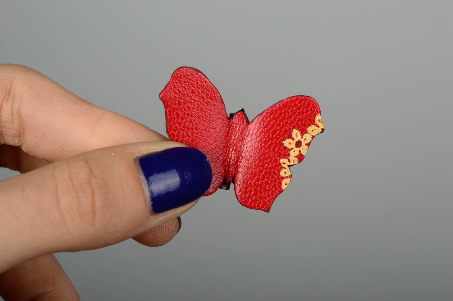 Broche de cuero artesanal bisutería fina accesorio para mujer de moda Mariposa foto 2
