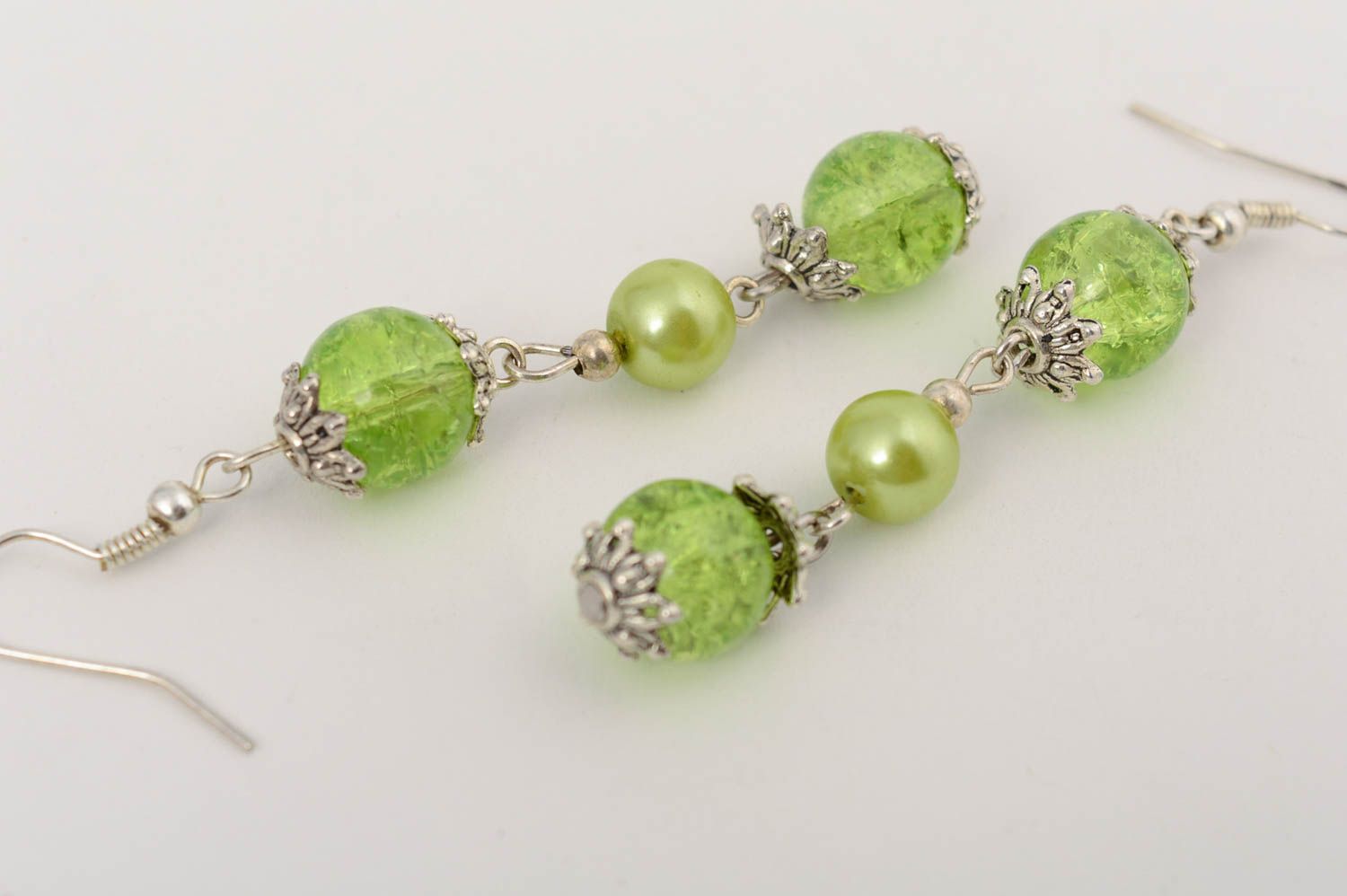Handmade long dangle earrings with green glass beads and ceramic pearls photo 5