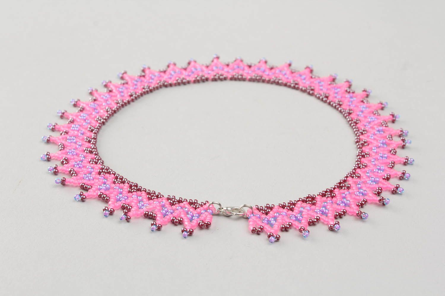 Pink beaded necklace photo 3