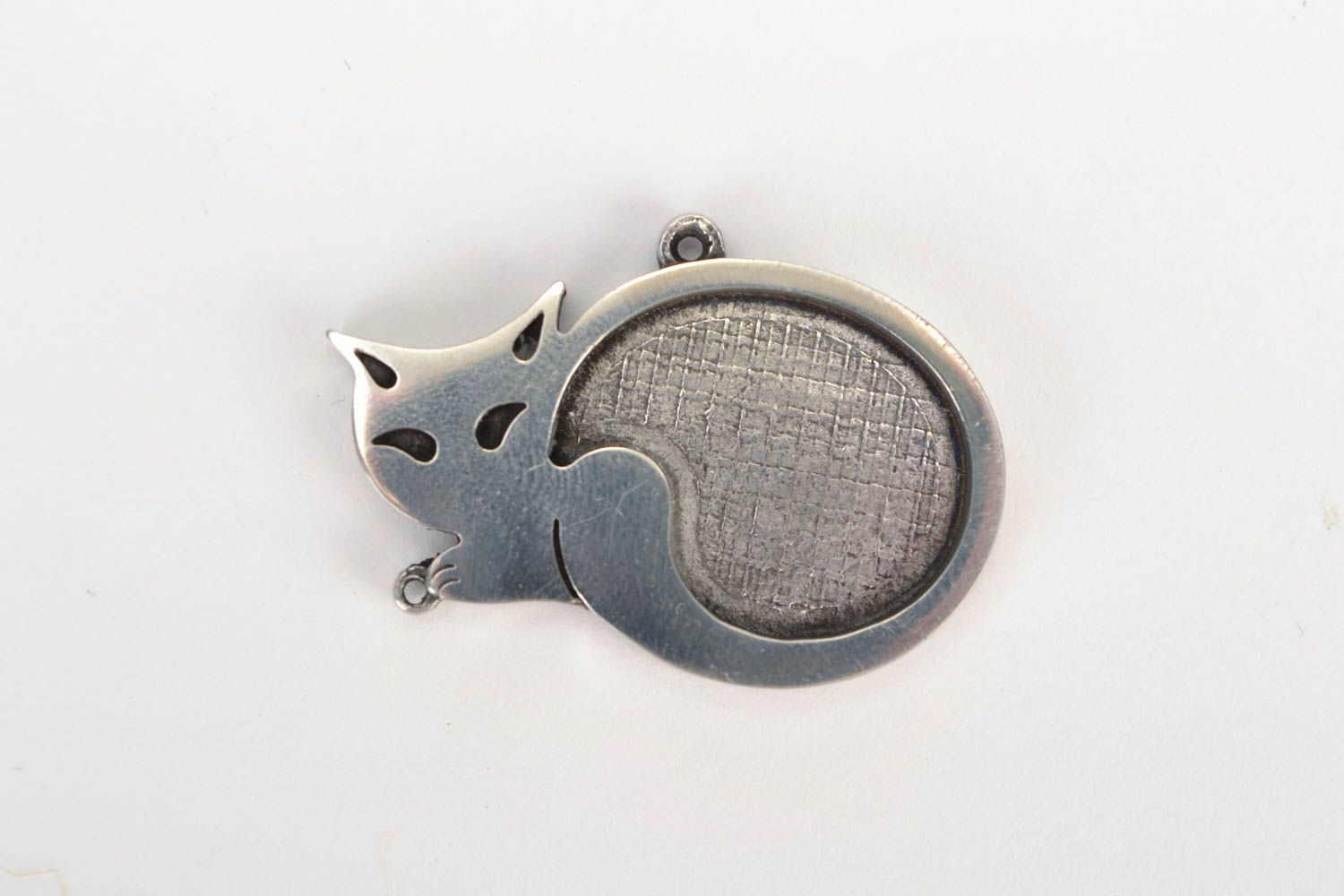Support pour pendentif en métal moulé fait main creux en forme de chat photo 3