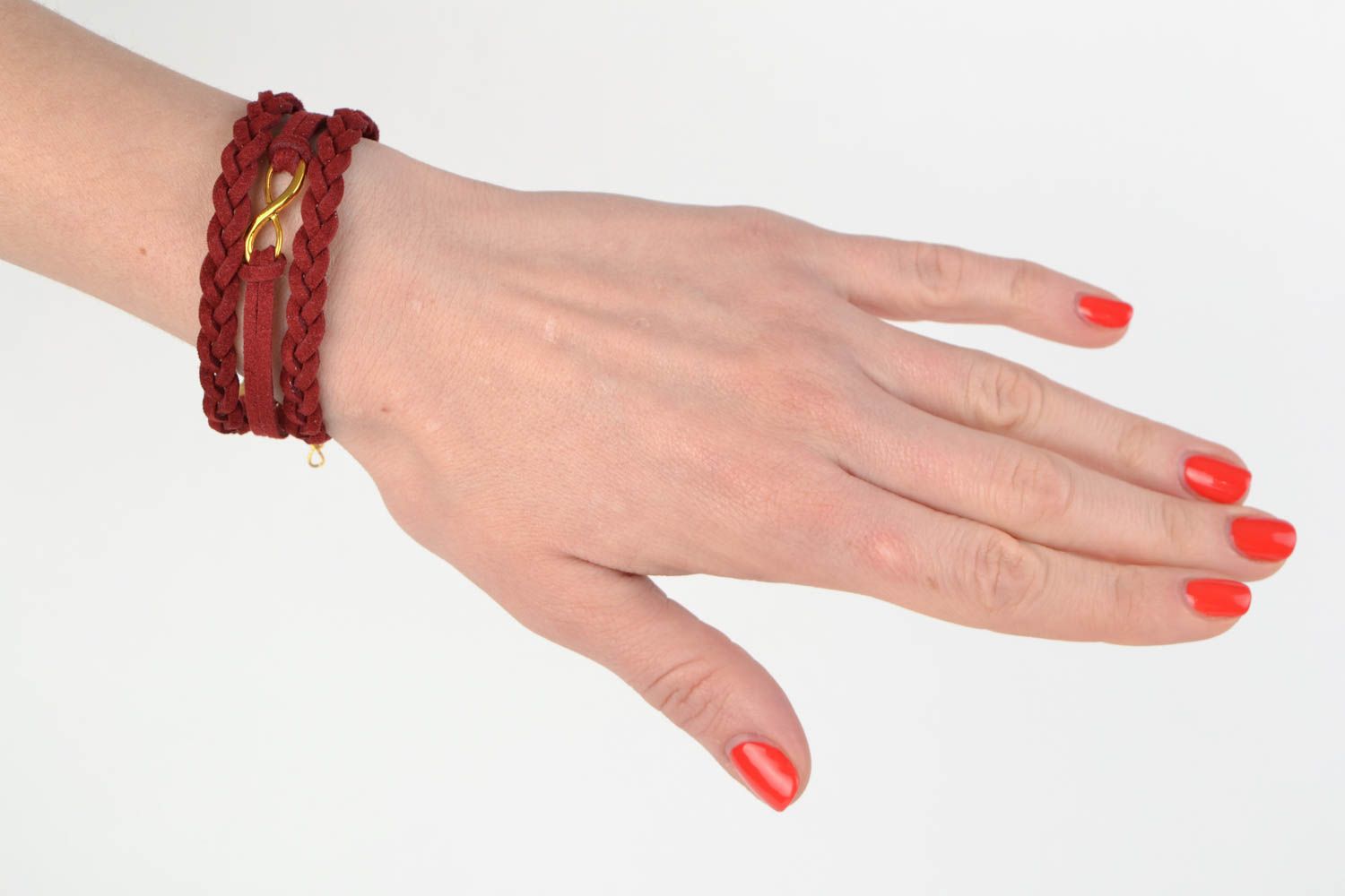 Bracelet tressé en daim avec pendentif infini en métal fait main rouge large photo 2