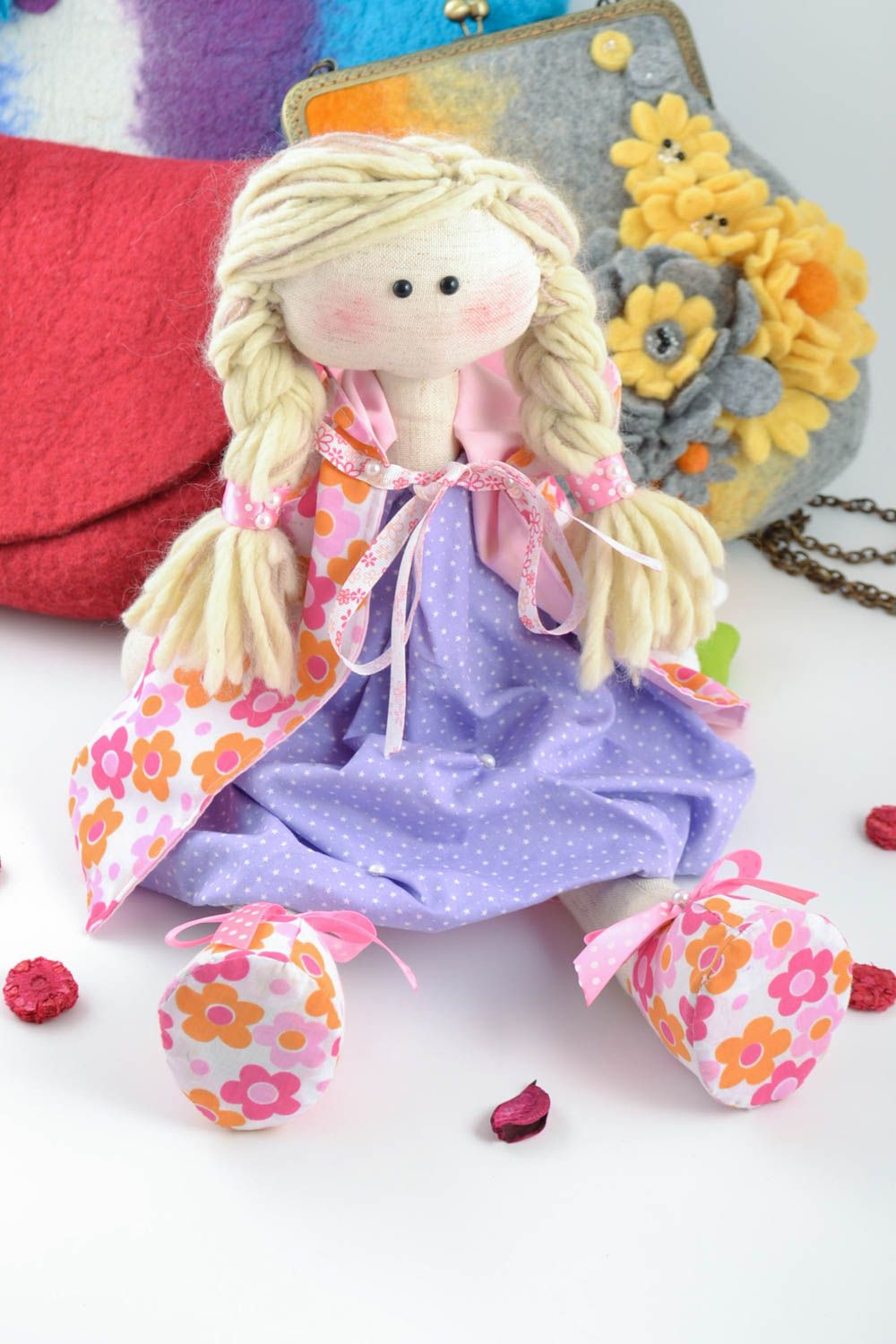Мягкая игрушка девочка из ткани ручной работы авторская красивая декоративная фото 1