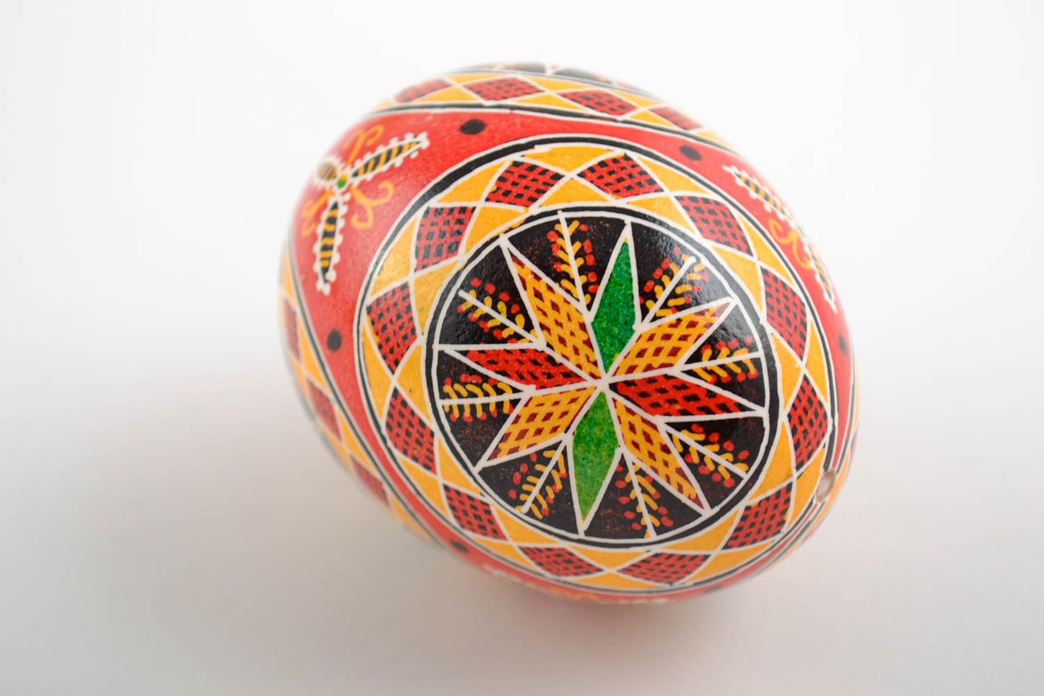 Huevo de Pascua de gallina artesanal pintado con acrílicos  foto 3