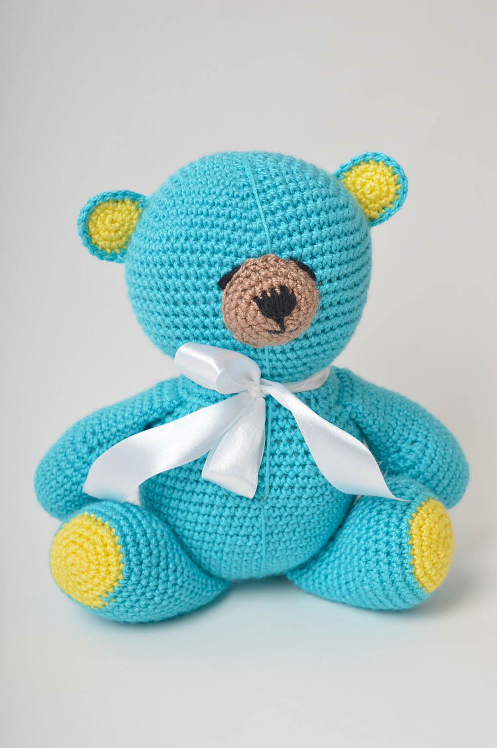 Jouet ours bleu avec noeud Peluche faite main tricotée Cadeau pour enfant photo 4