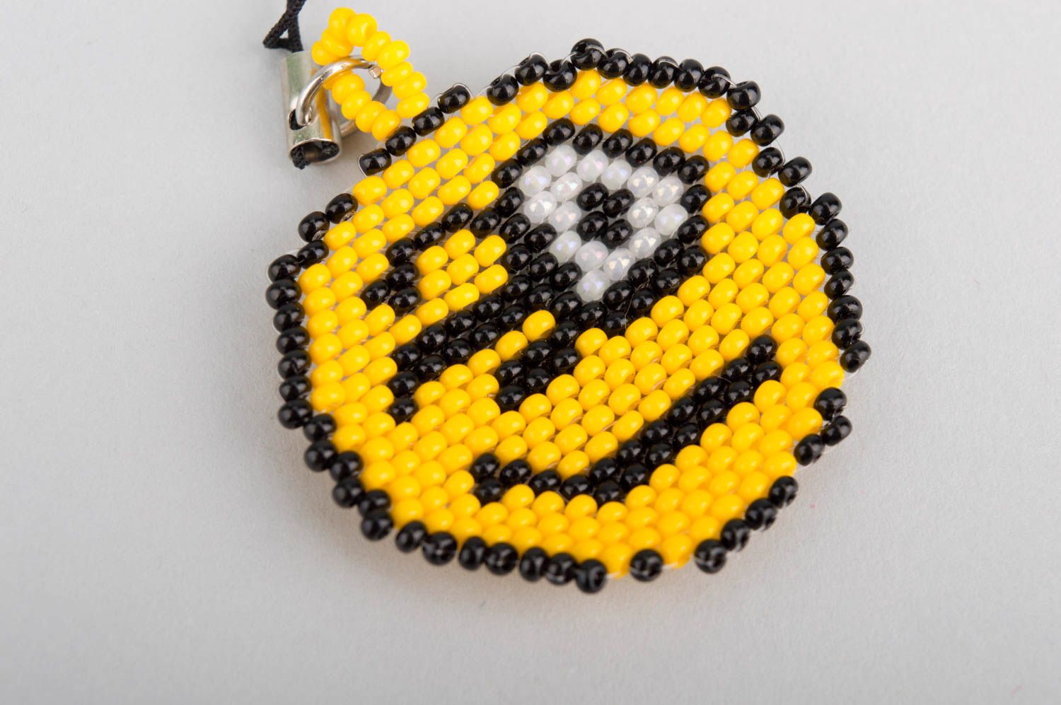 Porte-clefs smiley fait main jaune en perles de rocaille Accessoire design photo 3