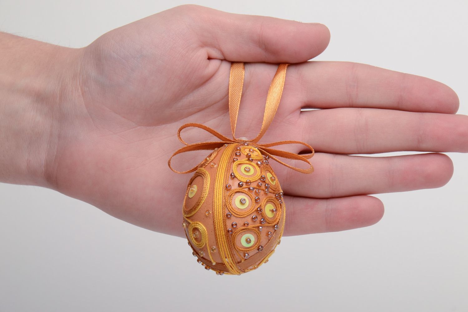 Interior hanging egg in yellow color palette photo 5