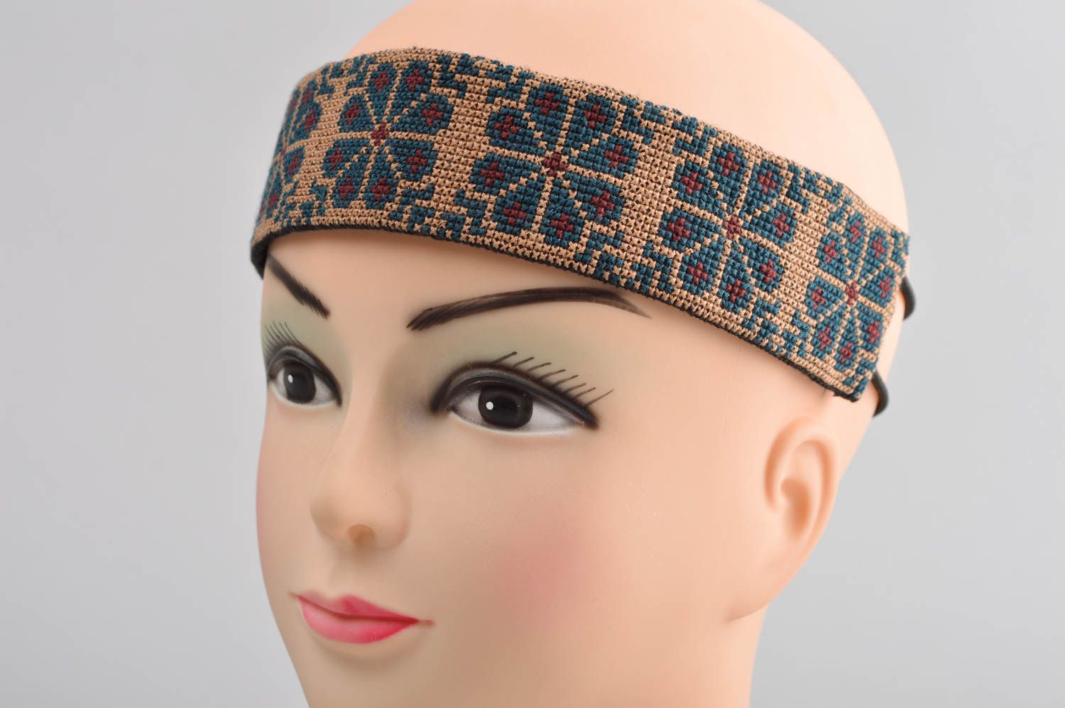 Bandeau headband cache -oreille femme en laine rose et doré perles fait  main 