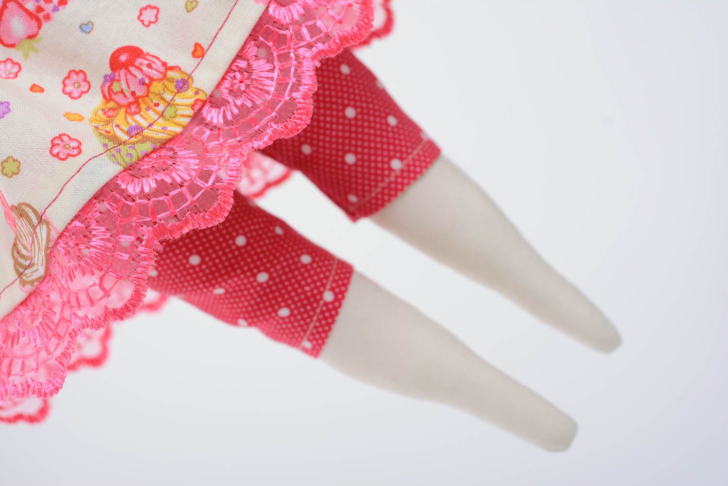 Künstlerische Textil Puppe mit langen roten Haaren mittelgroß von Handarbeit  foto 5