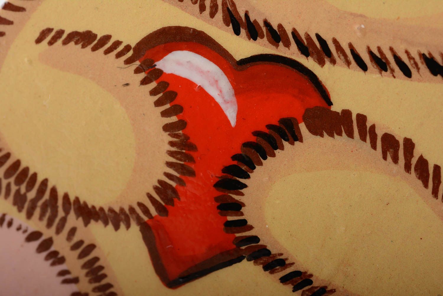 Magnet pour frigo Ourson brun avec coeur rouge décor original en bois fait main photo 4