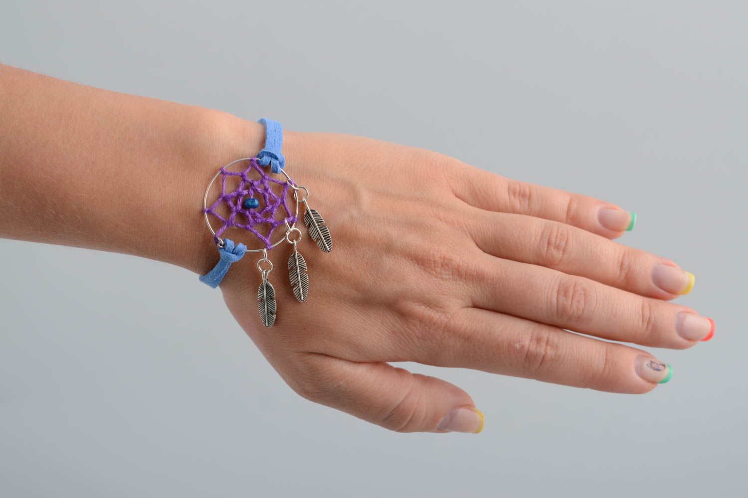 Bracelet fait main capteur de rêves lacet bleu ciel avec breloques feuilles photo 5