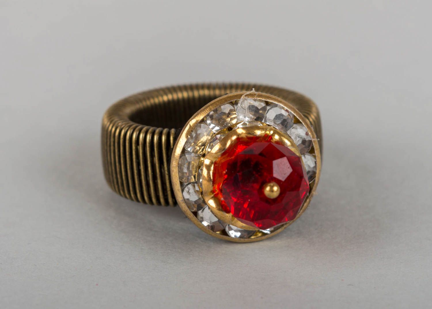 Handmade red stylish elegant massive ring made of brass with Czech crystal photo 4