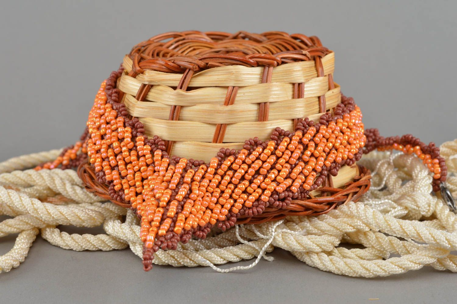 Ожерелье из бисера оранжевое с коричневым ручной работы авторского дизайна фото 1