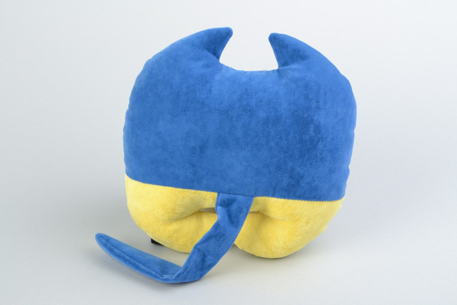 Handmade blue and yellow cushion in the form of cat made of flock photo 4