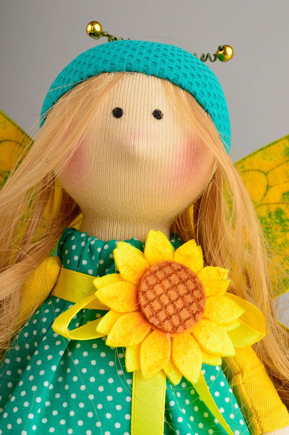 Кукла ручной работы кукла из ткани авторская кукла с желтыми крыльями яркая фото 5