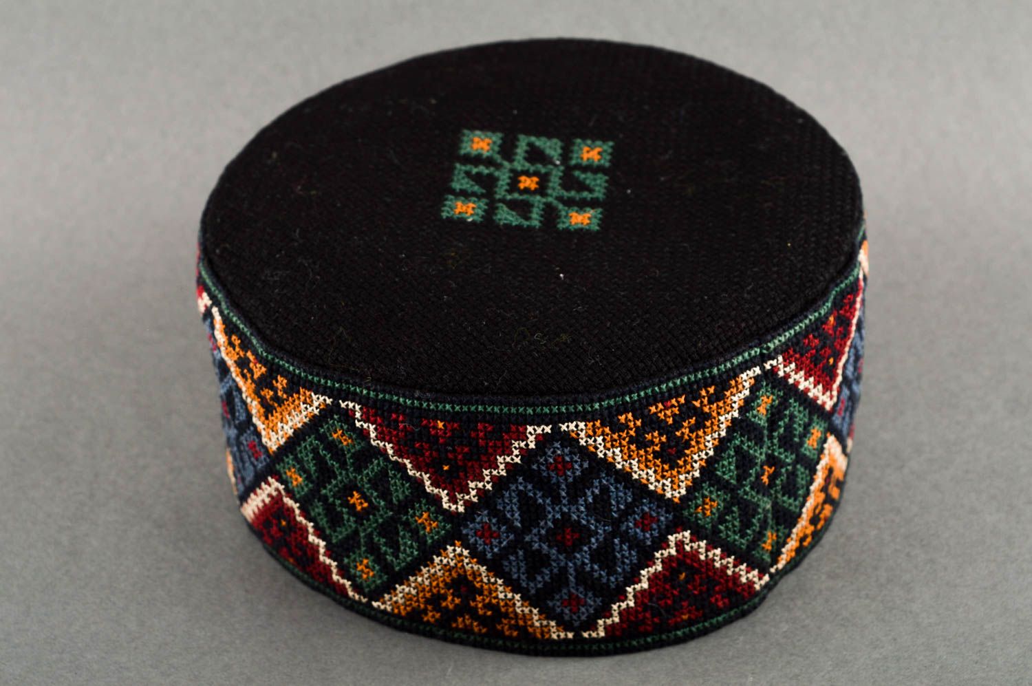 Handmade fabric hat design warm headwear for men modern embroidery ideas photo 1