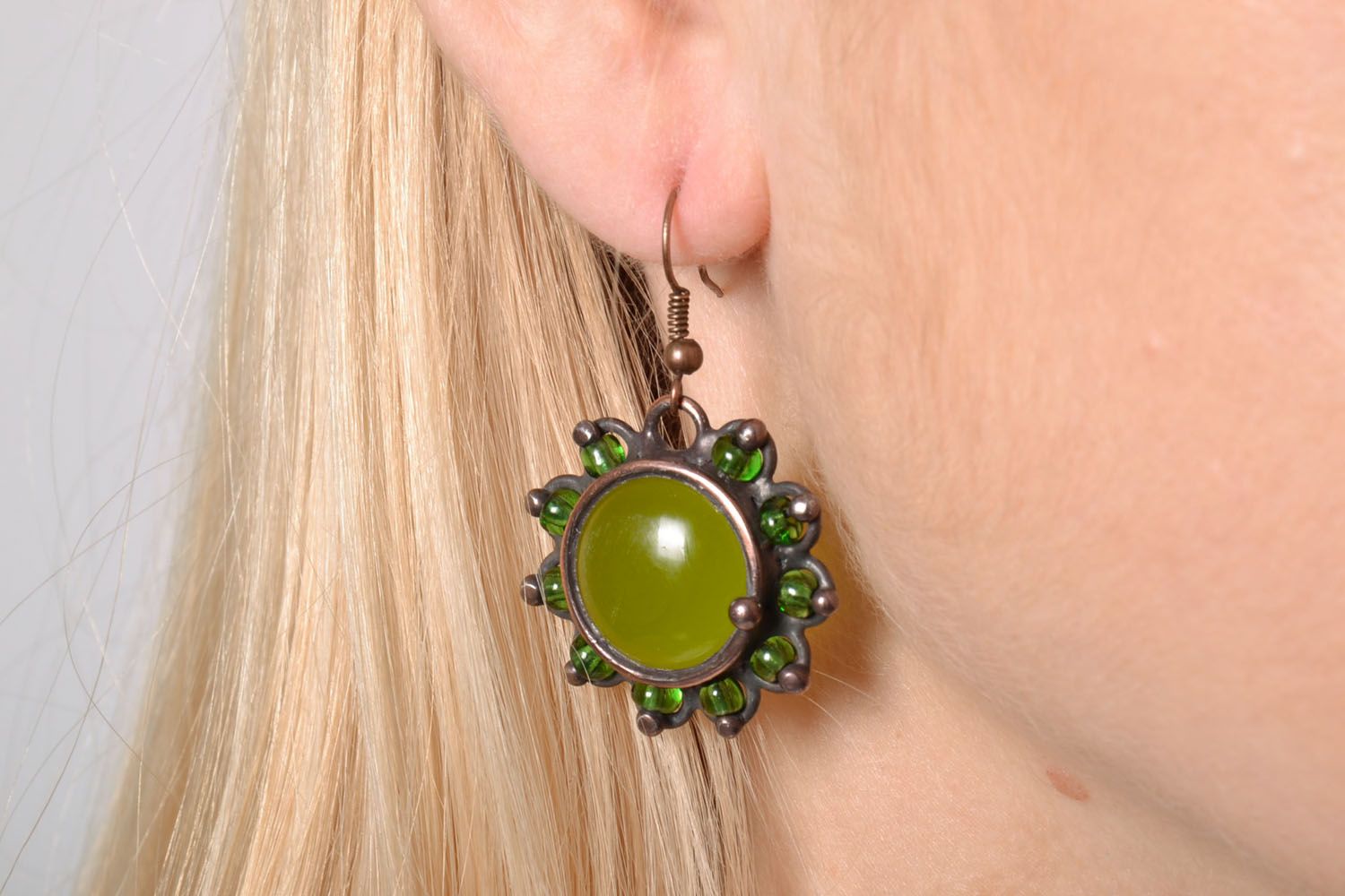 Green glass and metal earrings photo 5